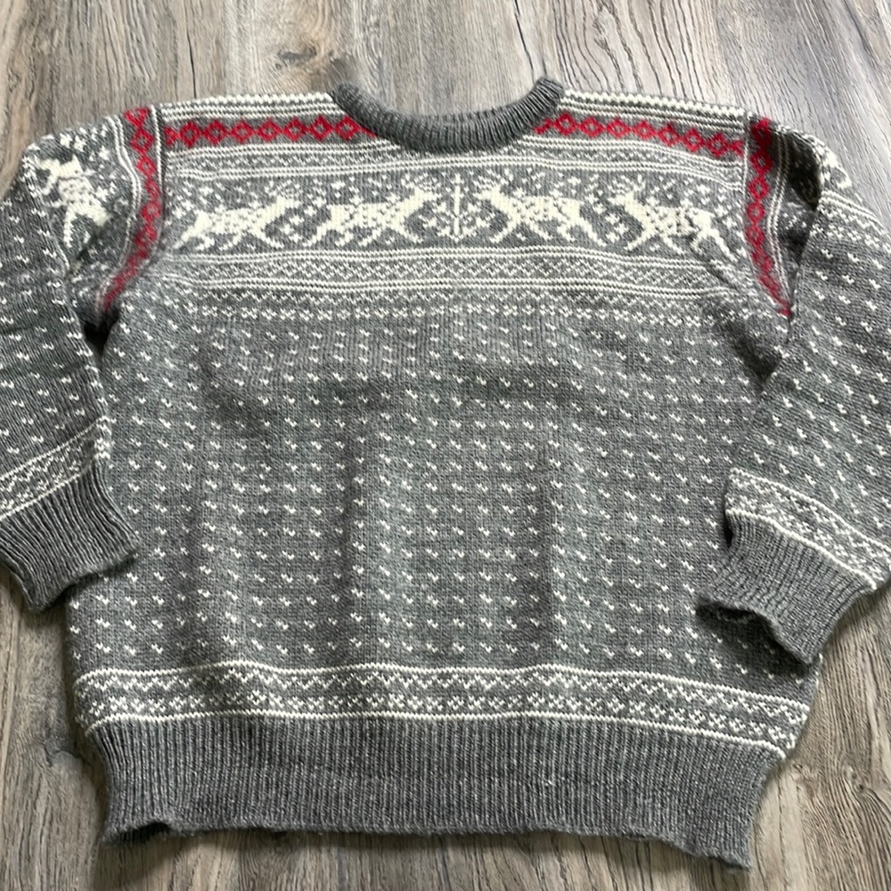 Vintage Dale of Norway Mens Grey White Red Reindeer Wool sweater, size 56, XL